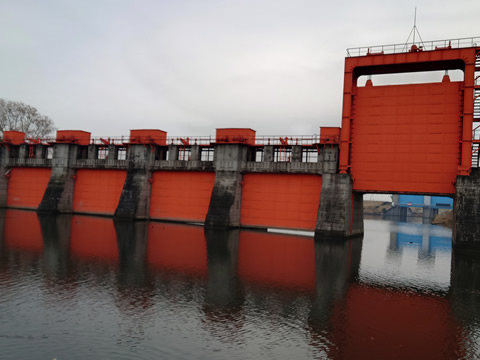 ウォーキング＆ハイキング 赤羽駅 旧岩淵水門へ